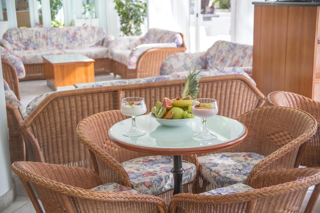Ciccio Hotel Misano Adriatico Exteriör bild