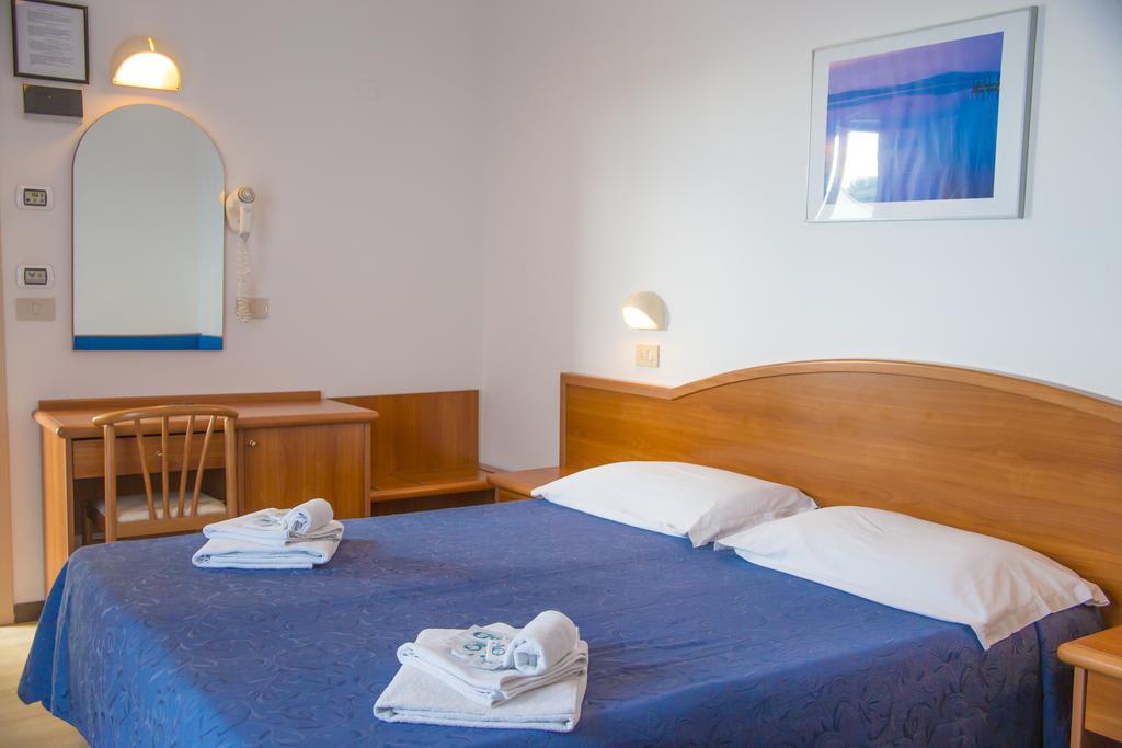 Ciccio Hotel Misano Adriatico Exteriör bild