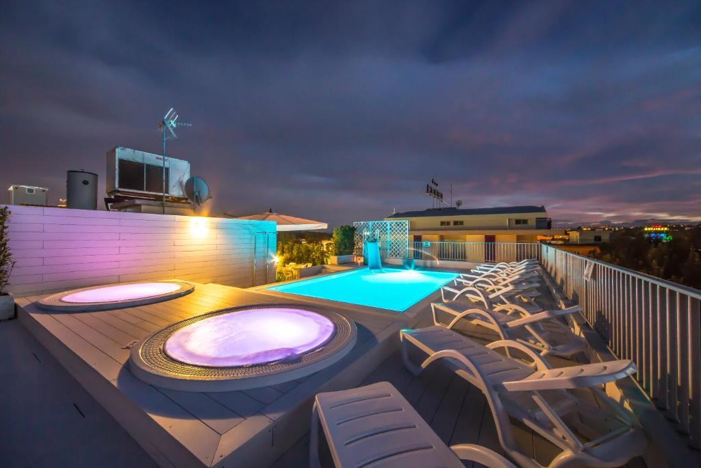 Ciccio Hotel Misano Adriatico Exteriör bild